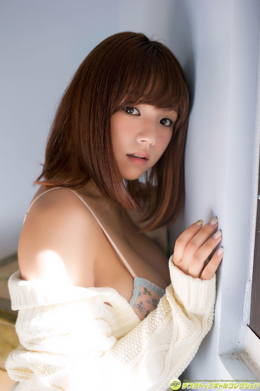 筱崎爱《グラビア不動の地位にある!圧倒的ロリ乳!》写真集 [DGC] NO.1275(71)