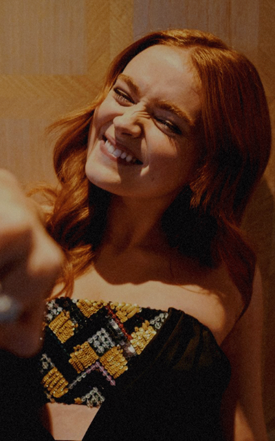 Sadie Sink - Page 2 F69vXsAZ_o