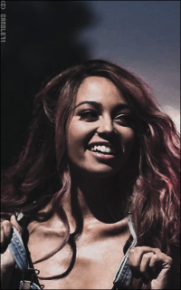 Vanessa Morgan Uu4fhHGm_o