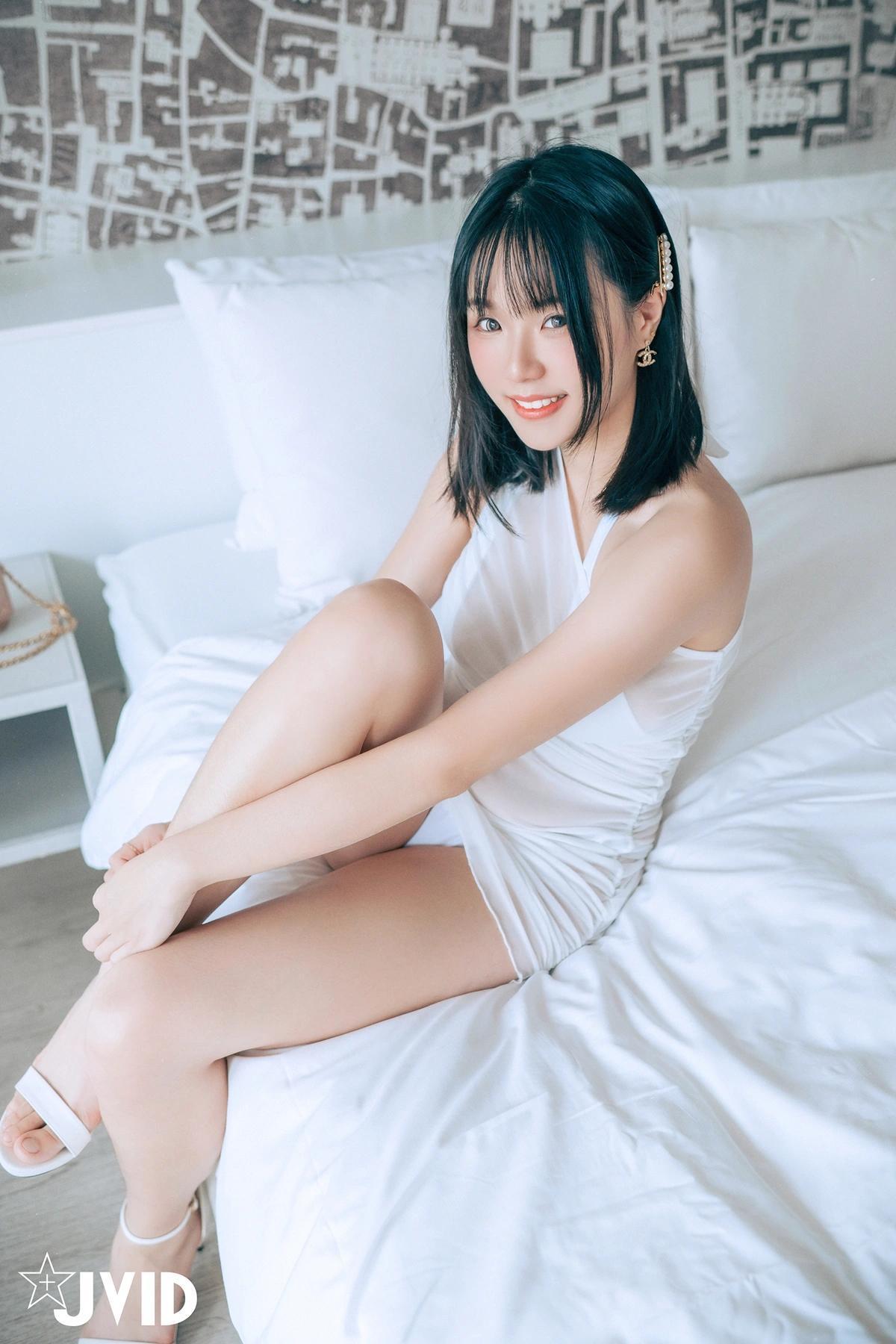 JVID Angela寶7 – 豪乳情婦の不倫旅行－寶七🫦跪舔肉棒的色色拜金萌妹🔥靈巧的舌頭舔來舔去😈 Set.02(4)