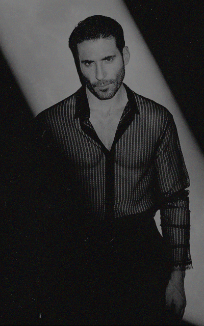 miguel ángel silvestre SWKgTQQT_o