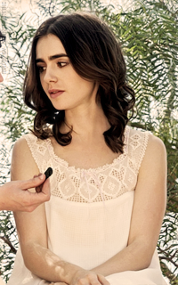 Lily Collins - Page 7 OUUZESkR_o