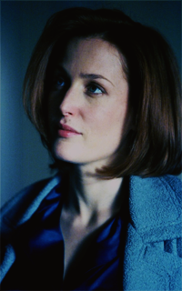 Gillian Anderson JQxntLIB_o