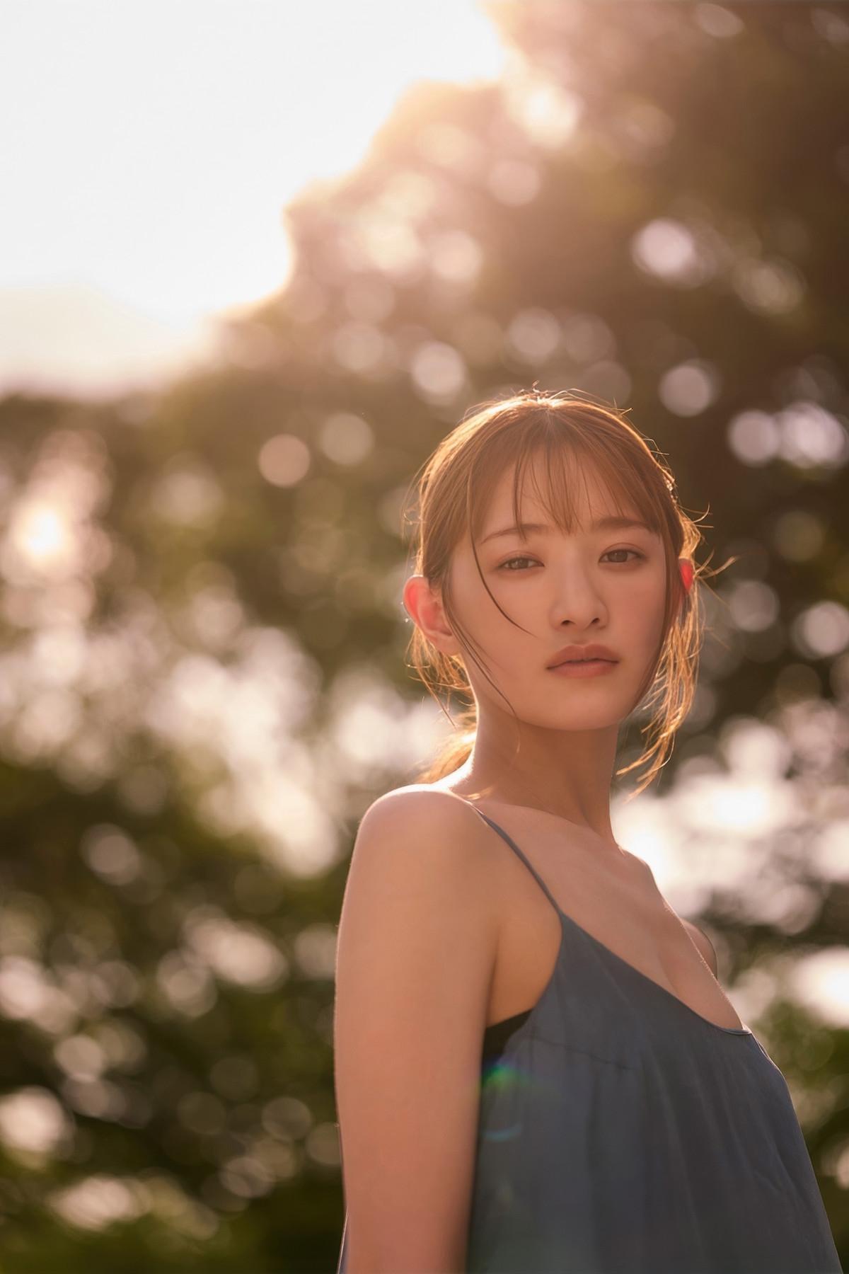 Kana Nakada 中田花奈, FLASHデジタル写真集 「Bloom」 Set.01(9)