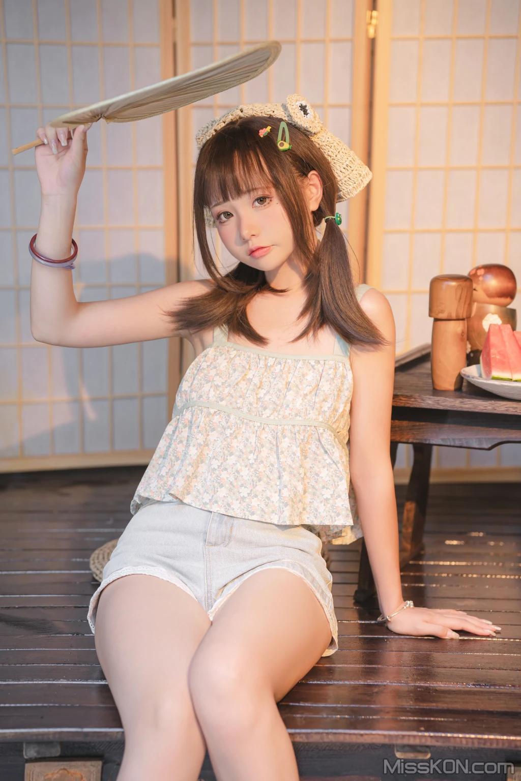 Coser@爆机少女喵小吉 (Nekokoyoshi): 小吉的小镇生活 (106 photos )(1)