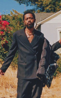 Lakeith Stanfield ATAGe0gg_o