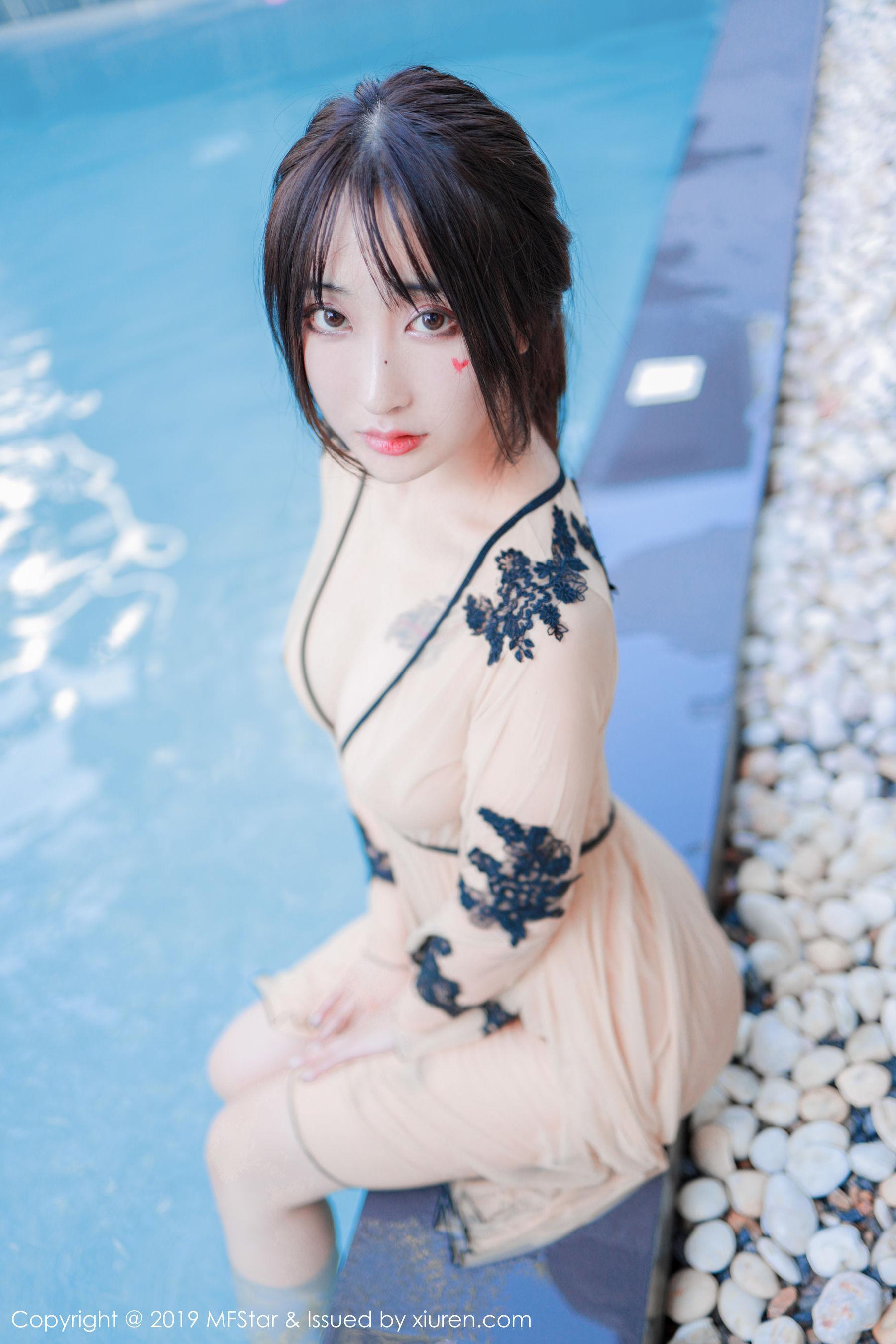 Betty林子欣《泳池出浴美人系列》 [模范学院MFStar] Vol.230 写真集(49)