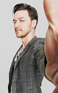 James McAvoy FEFEfVpg_o