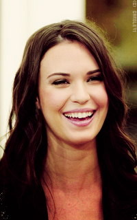 Odette Annable  HSkV4toO_o