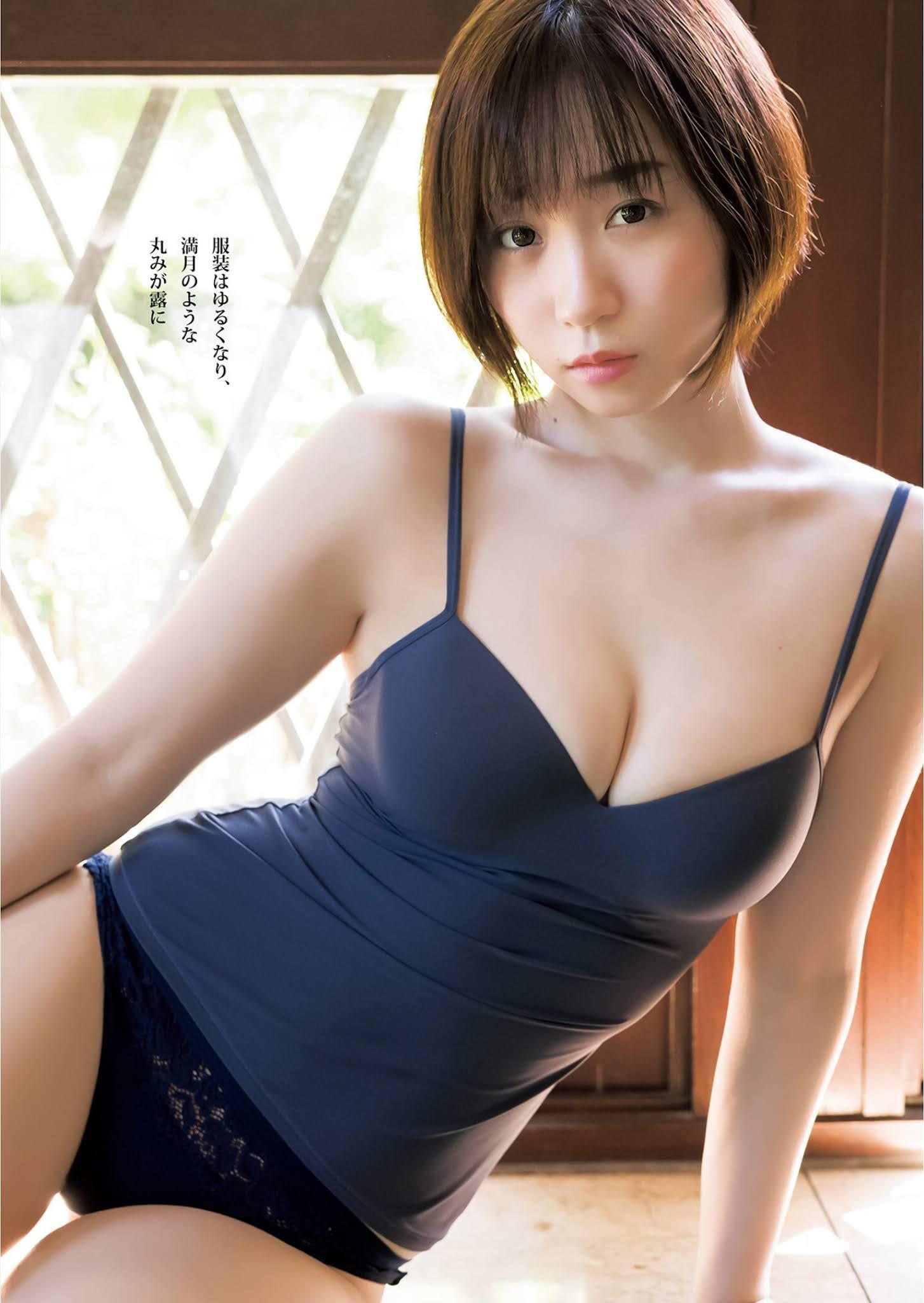 Moe Iori 伊織もえ, Young Jump 2021 No.44 (ヤングジャンプ 2021年44号)(10)