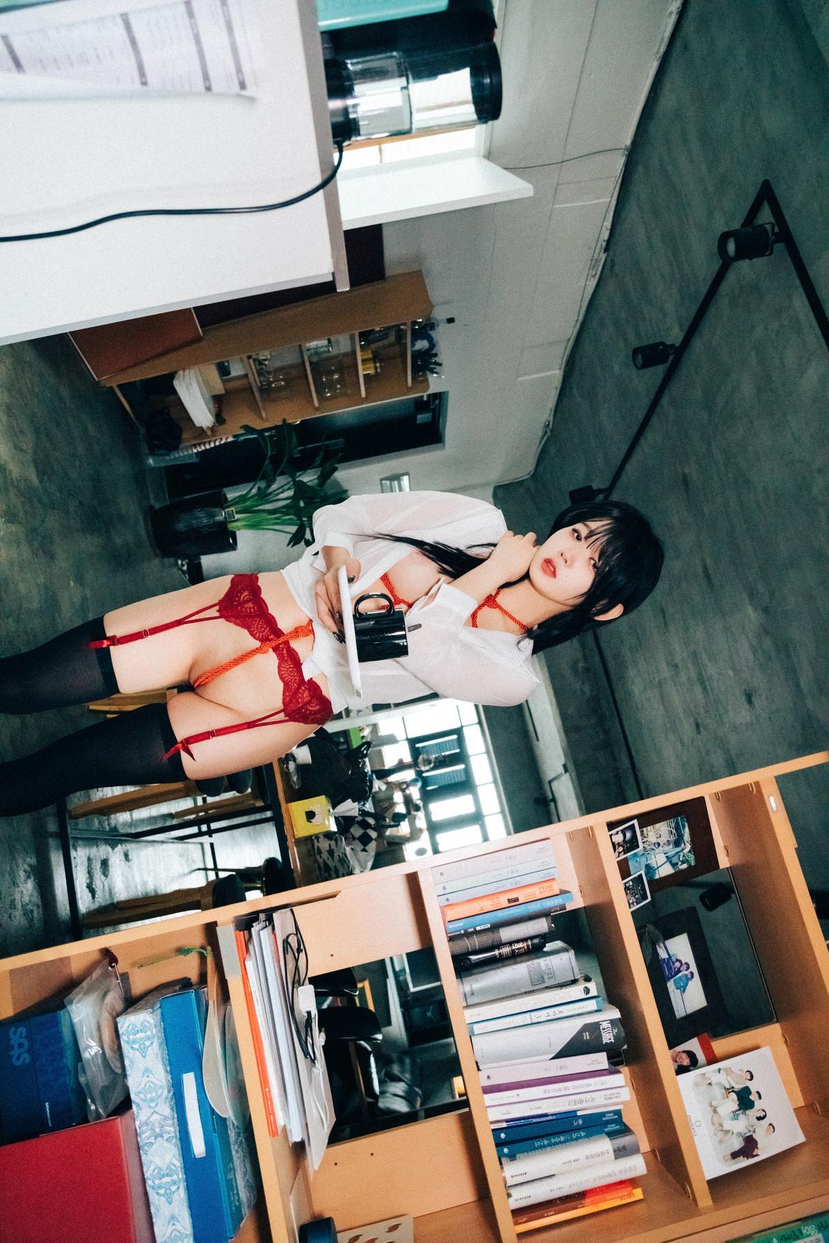 ZIA.Kwon 권지아, Loozy ‘Office Slave’ Set.04(22)