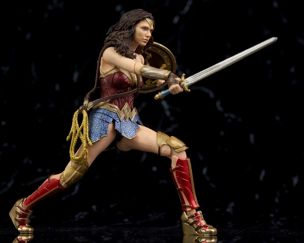 [Comentários] DC Comics S.H. Figuarts CEsL9vPH_o