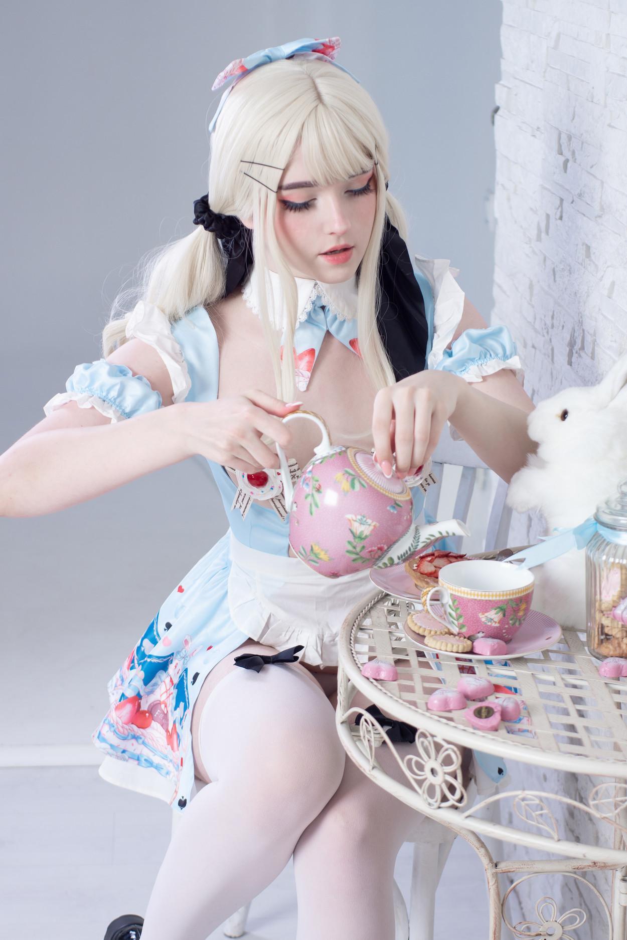 Cosplay Candy_Ball Alice in Easterland(18)