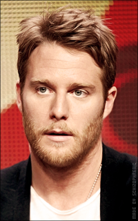 Jake McDorman RwEItHBL_o