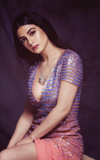 Emeraude Toubia NsBNvTnU_o