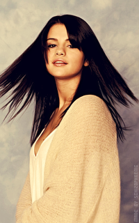 Selena Gomez TsavP1BB_o