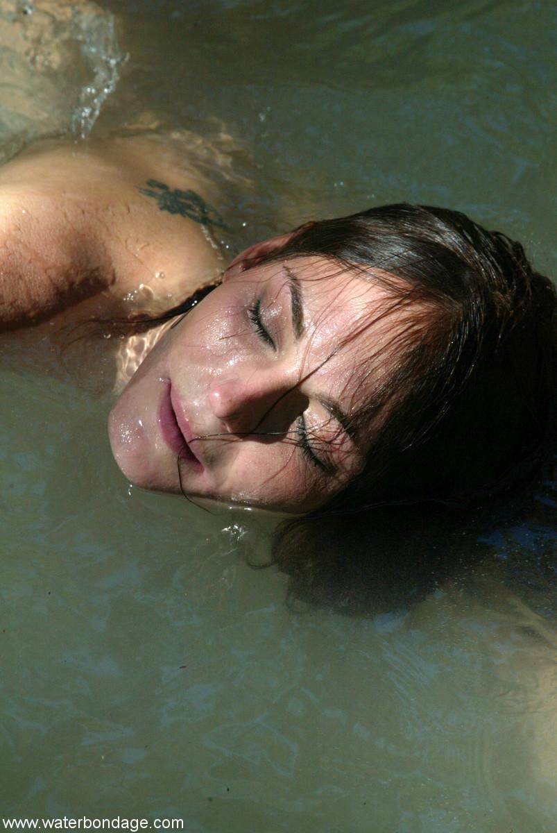 Water Bondage Audrey Leigh, Venus(21)