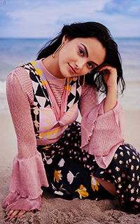 Camila Mendes ETzTQlde_o