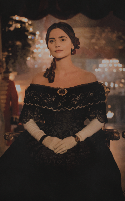 Jenna Coleman KjkI1NgY_o