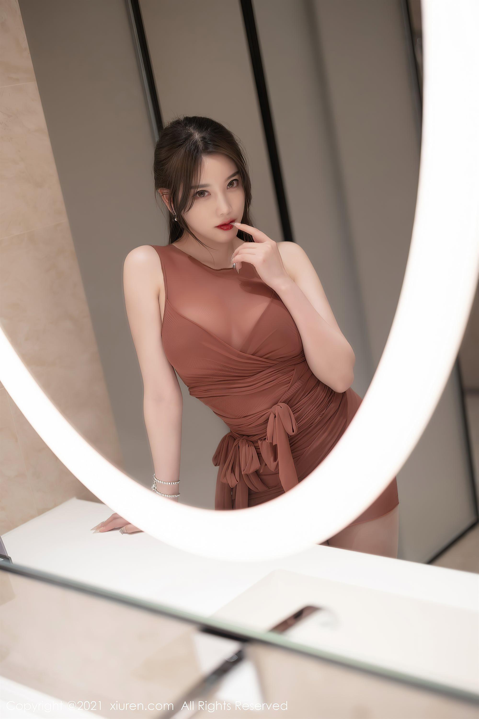 [XiuRen秀人网]No.3751 女神杨晨晨Yome牛奶设计视觉主题轻薄连身裙湿身撩人诱惑写真(3)