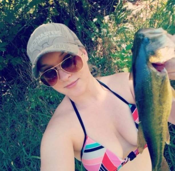 GIRL FISHING MTfLFTKb_o