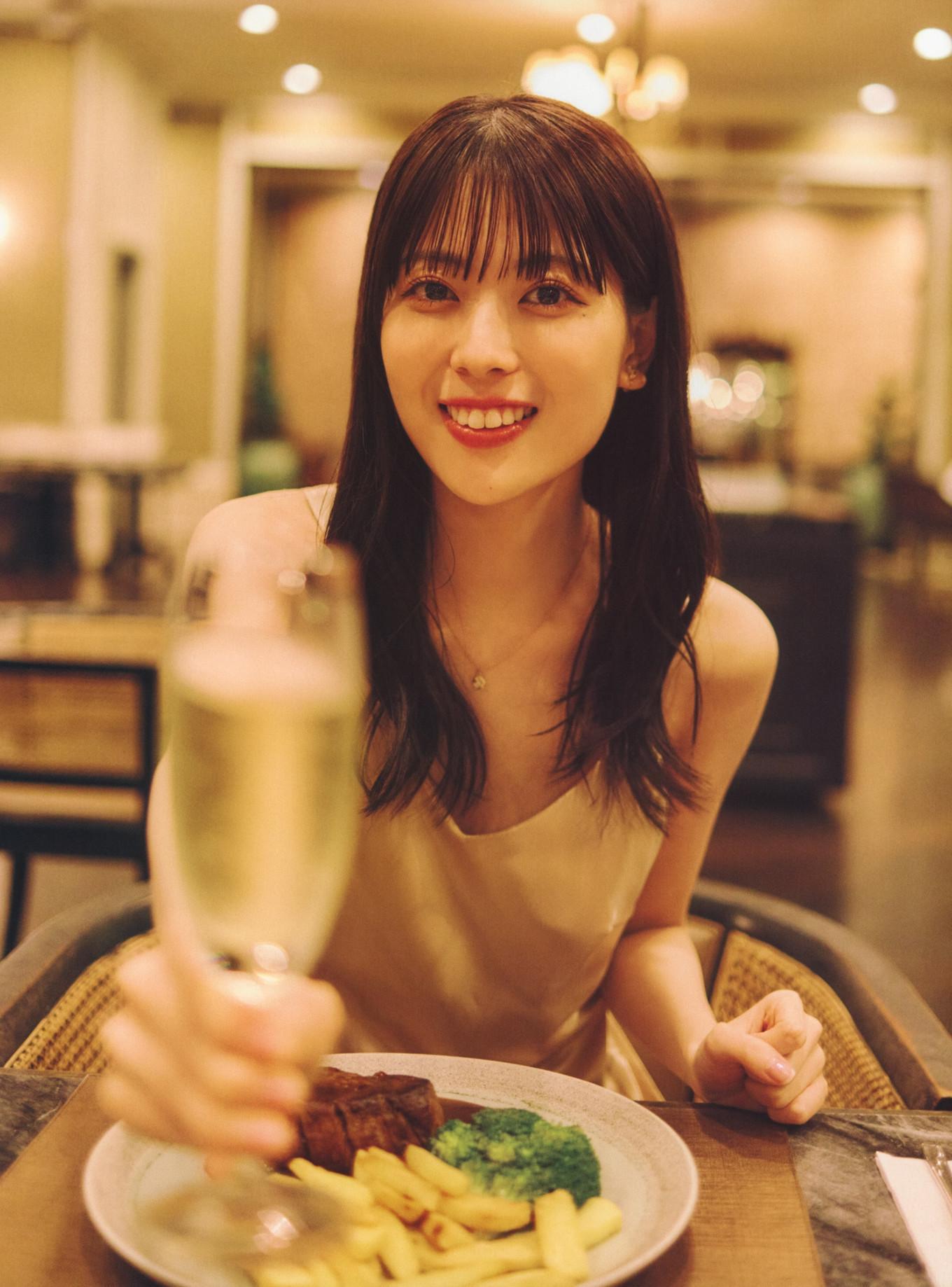 Renka Iwamoto 岩本蓮加, 1st写真集 「いたずらな風」 Set.04(24)