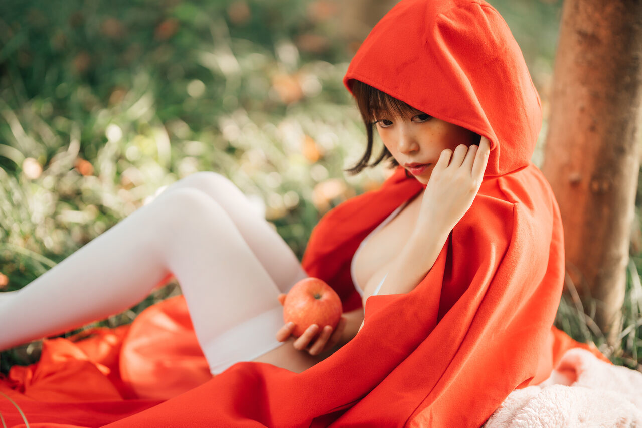 奈汐酱Nice 自撮り - Red Riding Hood