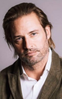 Josh Holloway B6NP52wE_o