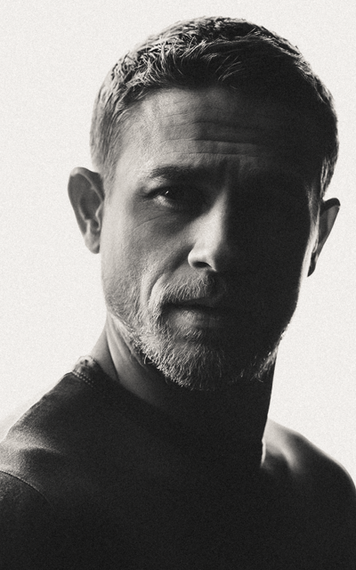 Charlie Hunnam - Page 2 ZzMMd9tM_o