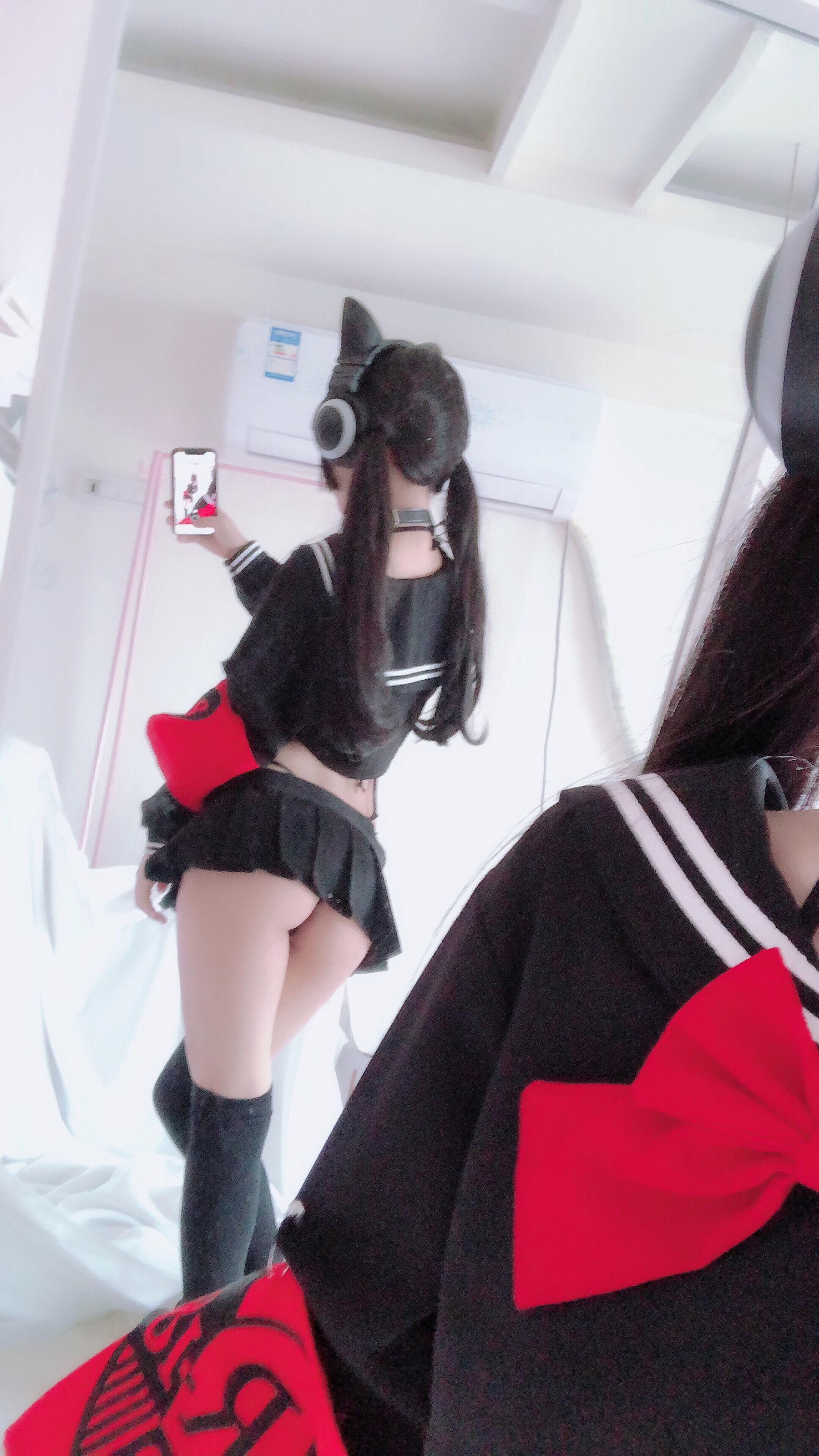 [网红COSER] 桜井宁宁 – 半乳制服 写真集(36)