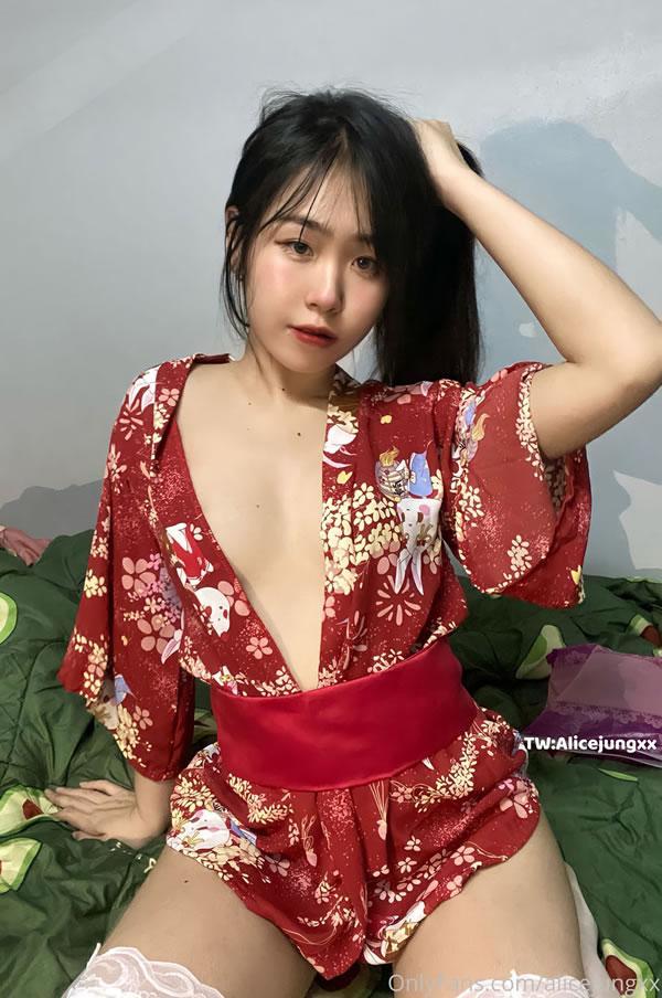 福利姬@Alicejungxx OnlyFans尺度视图合集2(15)