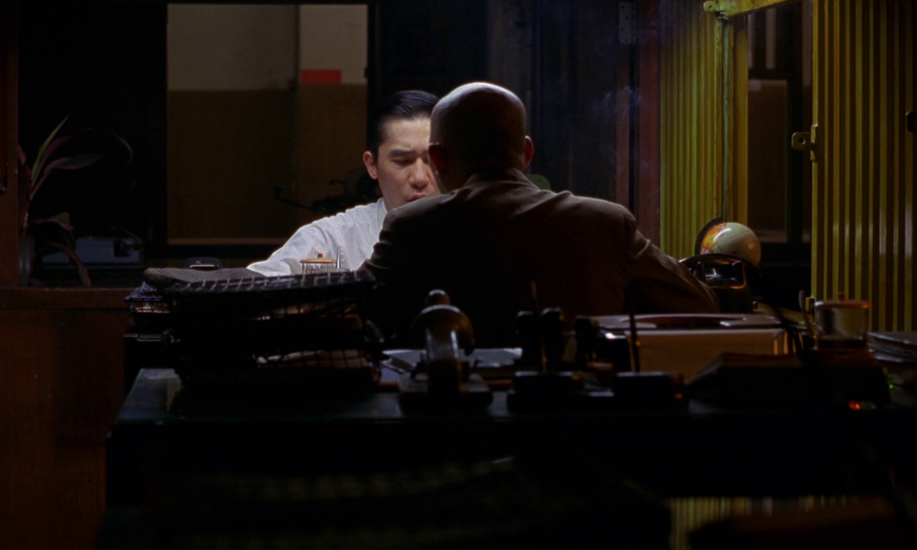 In The Mood For Love 2000 CRITERION 1080p BluRay DD5 1 x265 POIASD