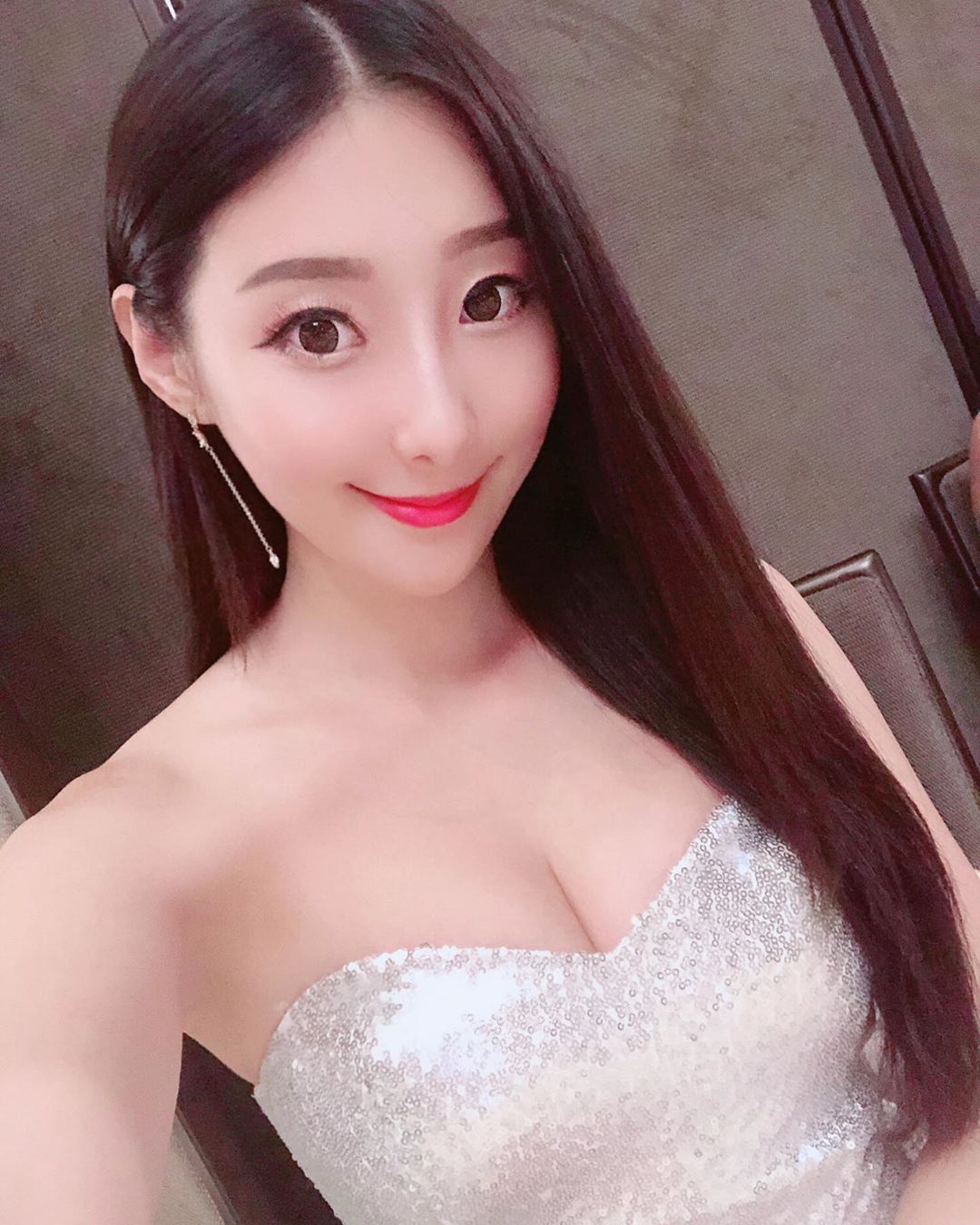直播正妹—吳采婕 GlFuMUQd o - 直播正妹—吳采婕