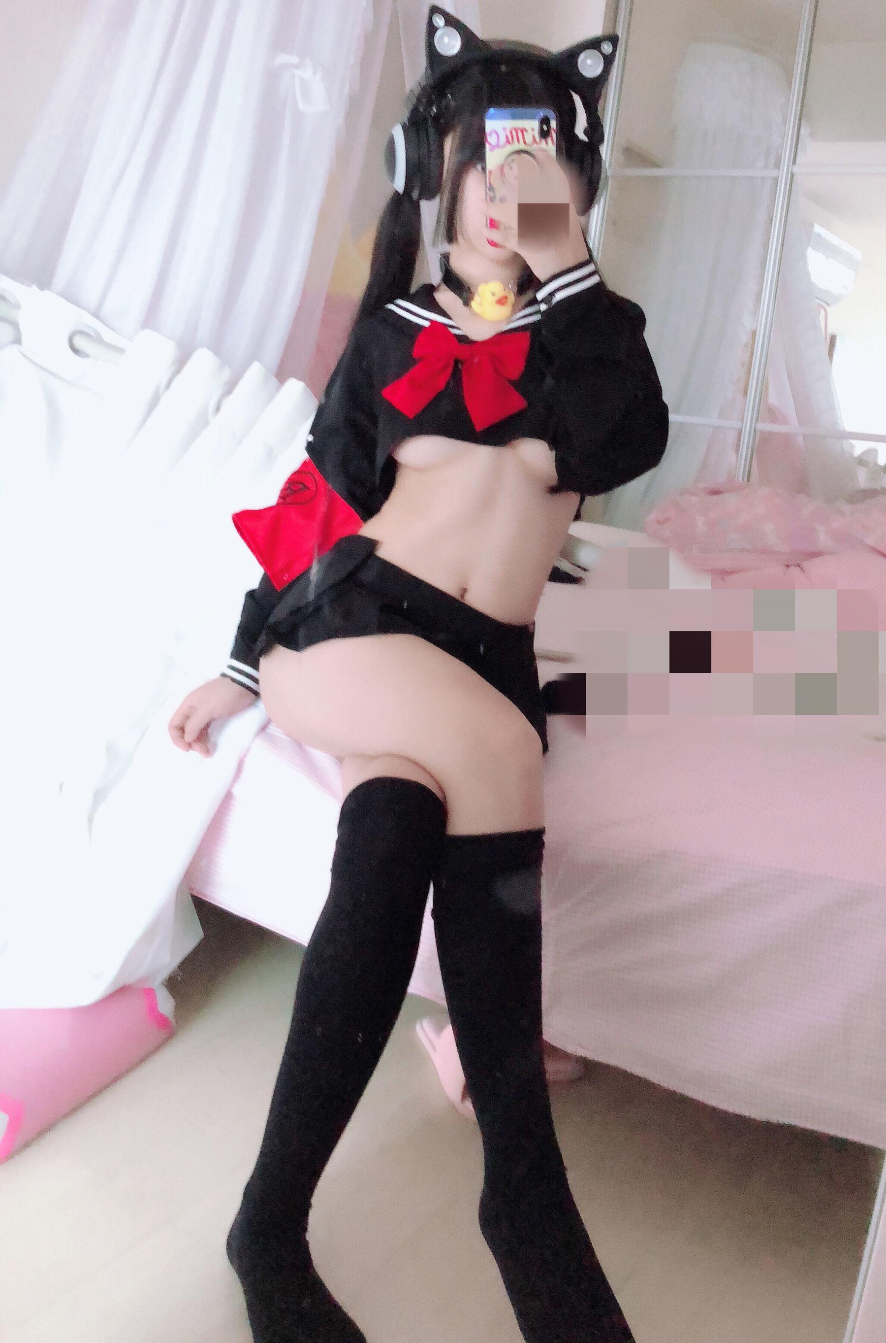 [网红COSER] 桜井宁宁 – 半乳制服 写真集(35)