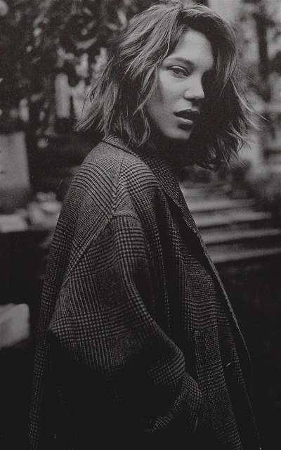 Lea Seydoux 6WZFQRfH_o