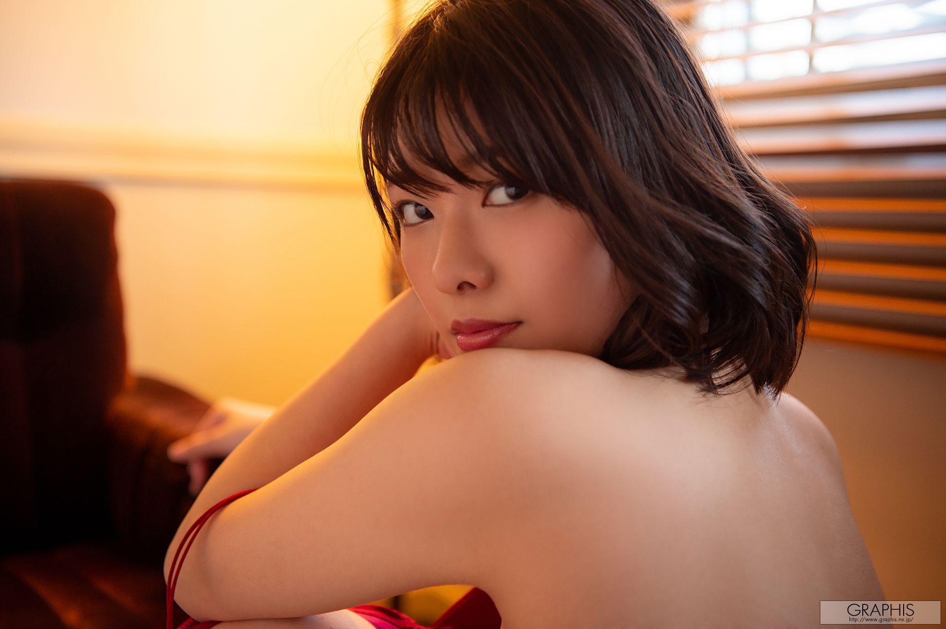 Hinata Koizumi 小泉ひなた(小泉日向) [Graphis] First Gravure 写真集(71)