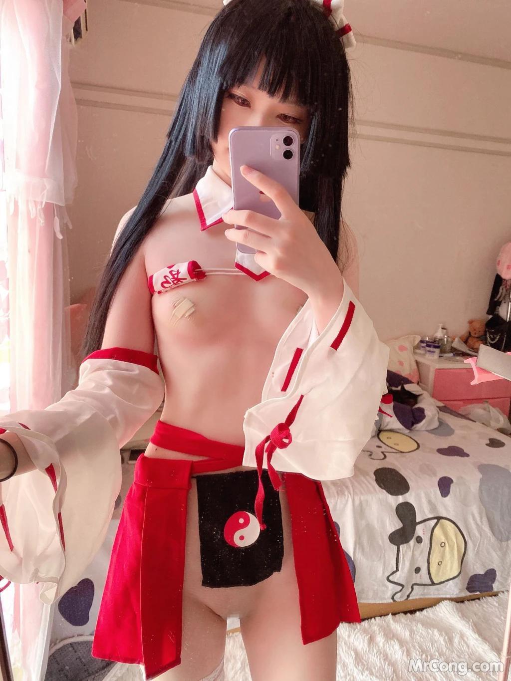 Coser@习呆呆: 眼帯ブラ巫女緊縛 (55 photos )(26)