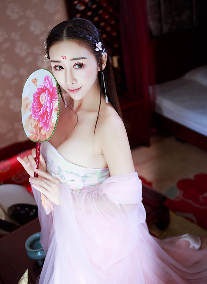 Sexy Queen Zou Jingjing boldly ancient style photo beauty jade muscle is too attractive 21
