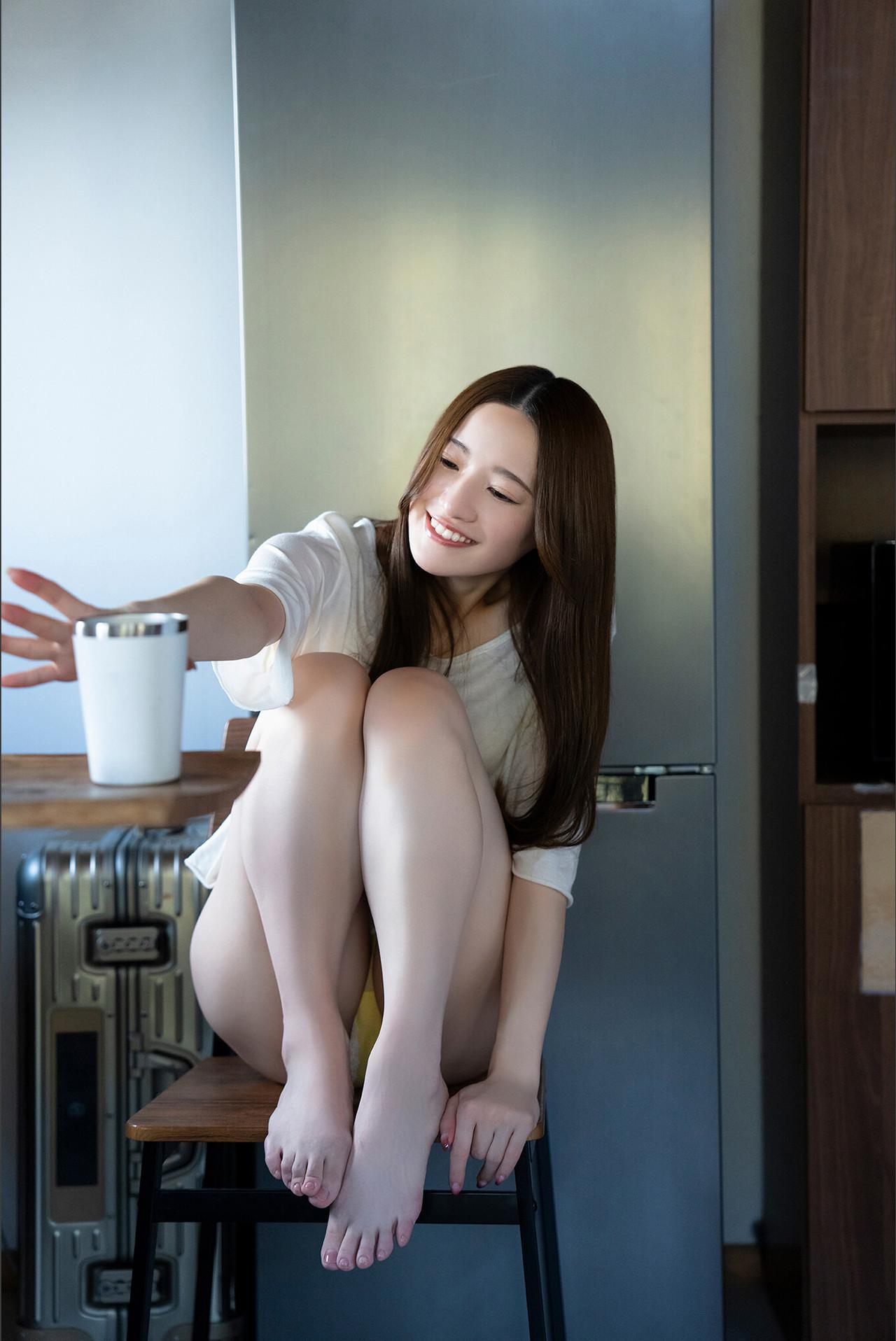 Kana Nakada 中田花奈, ヤンマガデジタル写真集 「もっとずっと、かなりん」 Set.01(6)