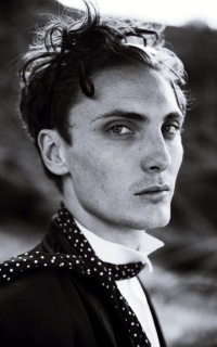 Eamon Farren ZpUwyUt5_o