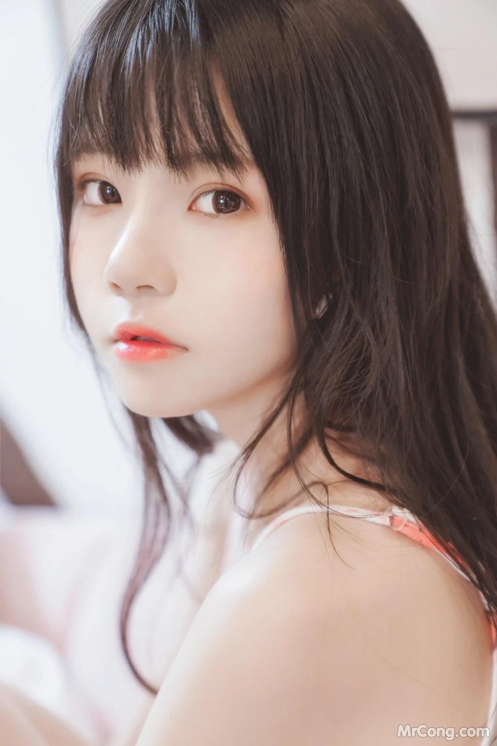 Coser@桜桃喵 Vol.149: 甜甜之唇边小草莓 (13 photos)