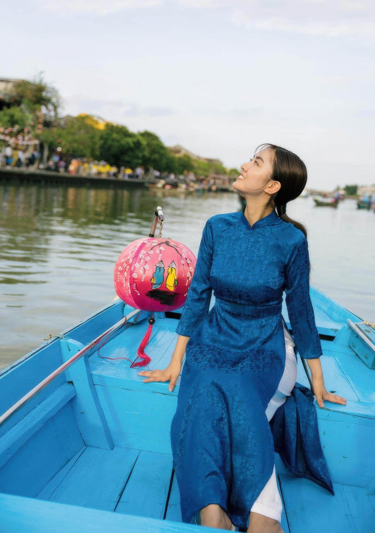Runa Toyoda 豊田ルナ, 写真集 『Good to see Moon』 Set.01(4)