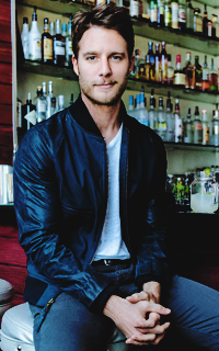 Jake McDorman - Page 2 Af3NWUBX_o