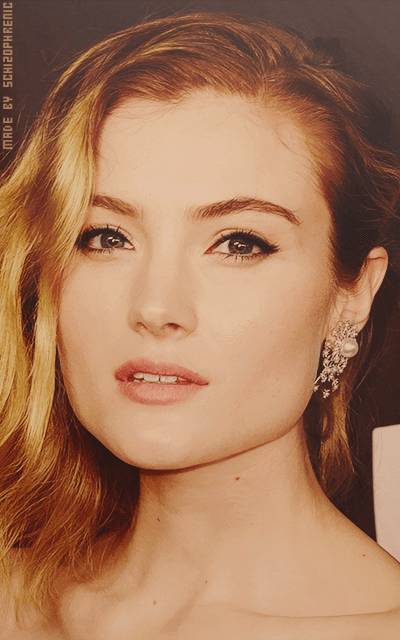 Skyler Samuels LA11exr5_o