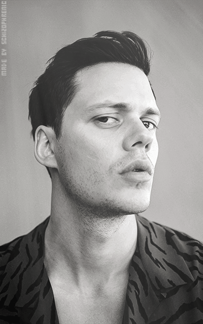 Bill Skarsgärd YmCGwdzq_o