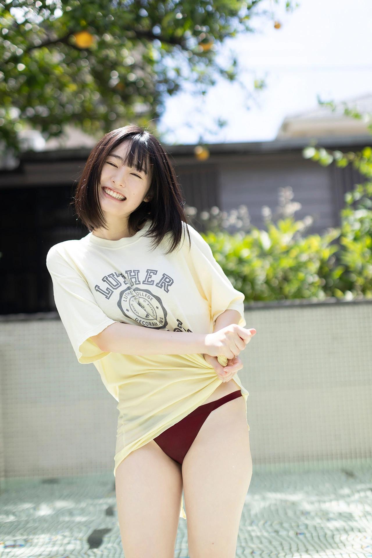 Miu Shirahama 白濱美兎, FLASHデジタル写真集 「ちょっぴりオトナ」 Set.01(10)