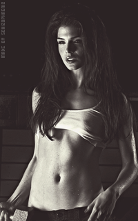Marie Avgeropoulos Dph9HjQO_o