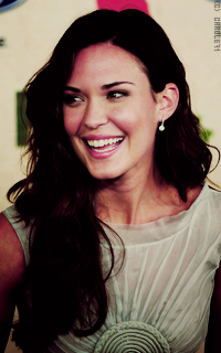 Odette Annable  5ppf83xe_o