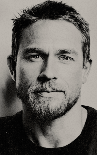 Charlie Hunnam Vetng8AA_o