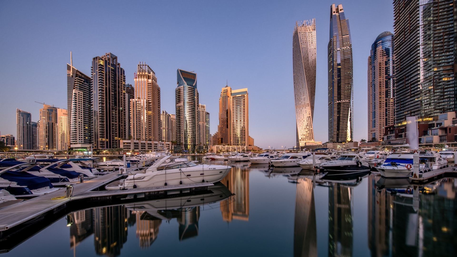 Emirates_UAE_Dubai_Houses_Skyscrapers_Yacht_Marina_598181.jpg